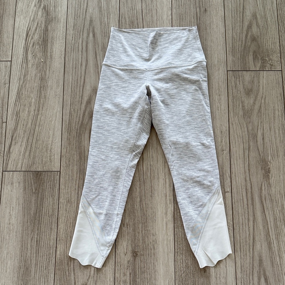Lululemon Wunder Under Crop II Special Edition Scallop 23" size 6